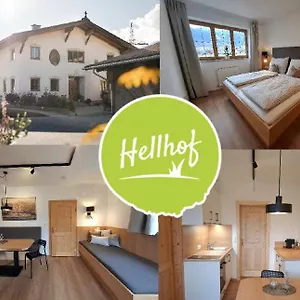 Apartment Hell Hof 