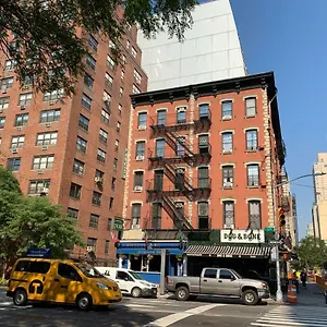 ** Отель Carlton Arms США
